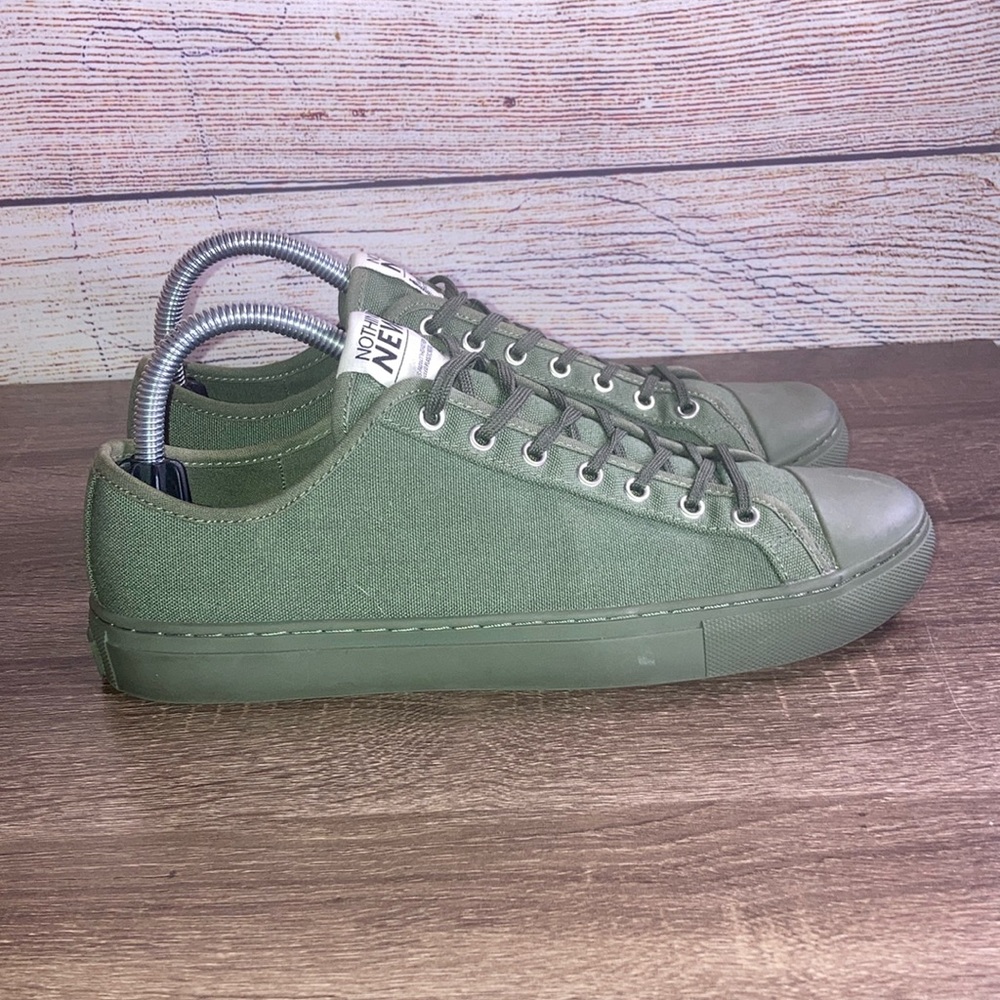 Nothing New EUC Women's Classic Low Top Forest Green Size 9